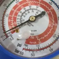 Monteurhilfe mit stoßfestem Gummischutz für...